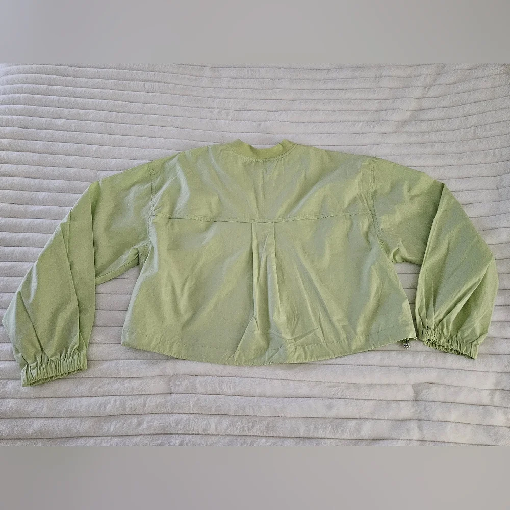 NWOT Forever 21 Cropped Bomber Jacket Lightweight Lime Baggy Pockets Womens M